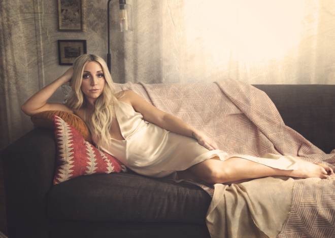 Ashley Monroe Releases Official Video For New Single « Risen Road »